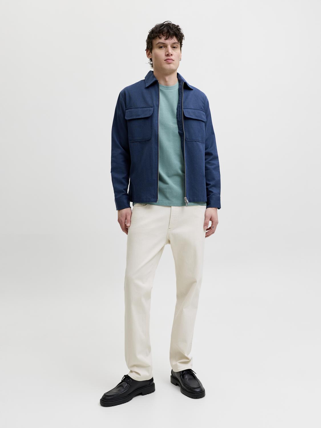 model_shot-front_full
